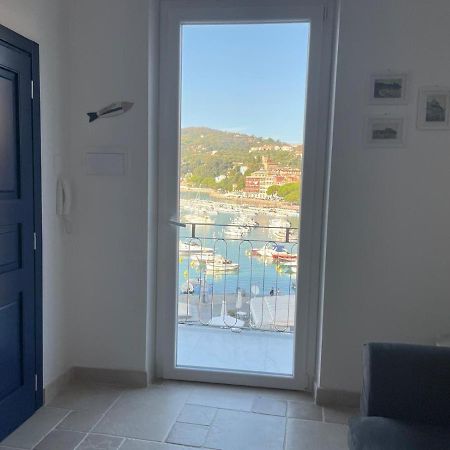Suite Ventidue - Fronte Mare Леричі Екстер'єр фото