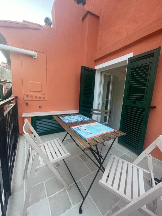 Suite Ventidue - Fronte Mare Леричі Екстер'єр фото