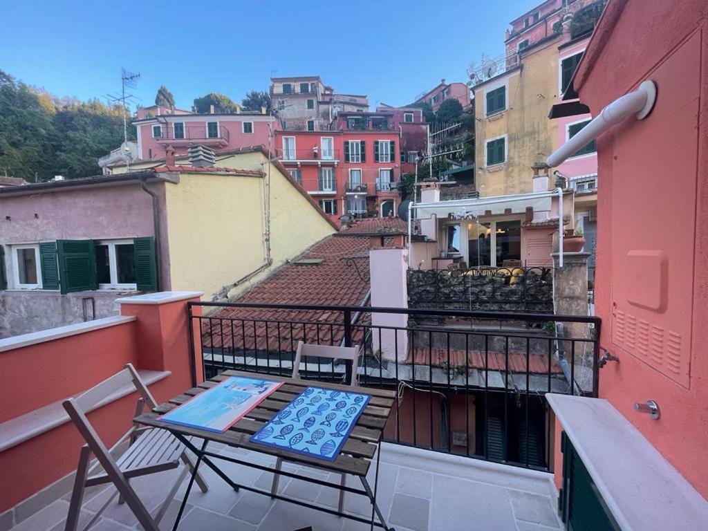 Suite Ventidue - Fronte Mare Леричі Екстер'єр фото
